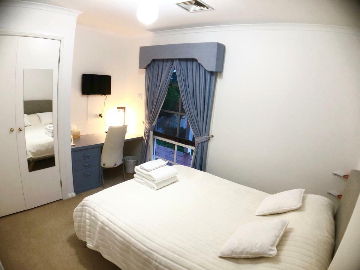 Melbourne Garden Bed And Breakfast Melton South Экстерьер фото